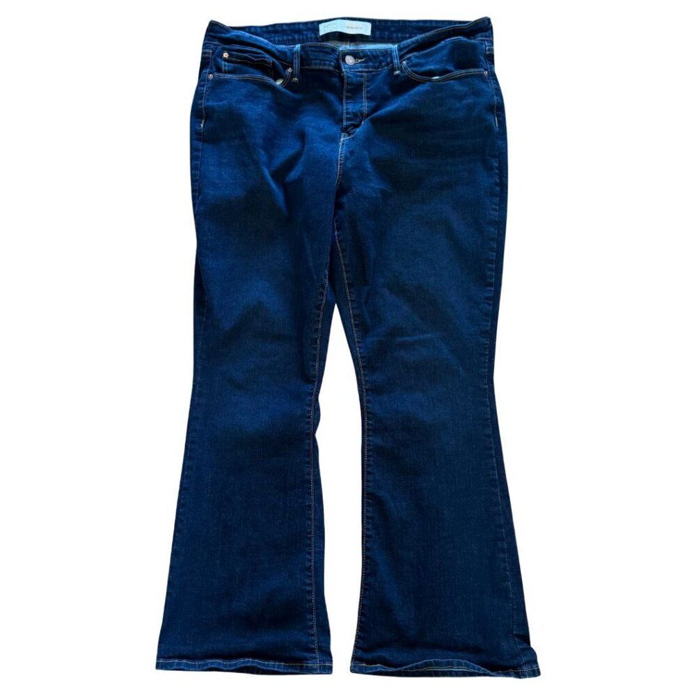 Signature by Levi Strauss Mid‑Rise Bootcut Jeans - Size 18 Short, Dark Wash - Picture 3 of 8